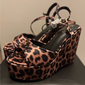 NWOB Frederick's of Hollywood Leopard Print Platform Wedges - size 7